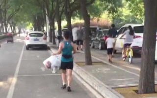 偷拍室友练足球违法吗，偷拍室友练足球违法吗知乎